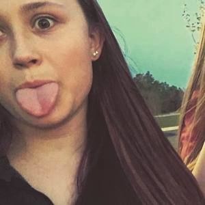 Meet your Posher, Chloe